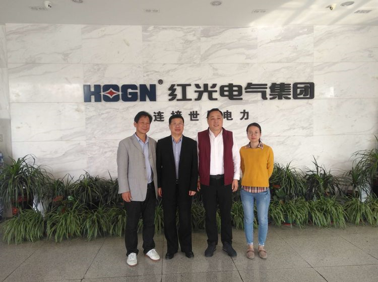 乐清市人大副主任王友闻莅临正点游戏开展助企事情