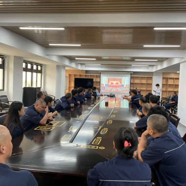 正点游戏电气集团组织集中收看党的二十大开幕会盛况