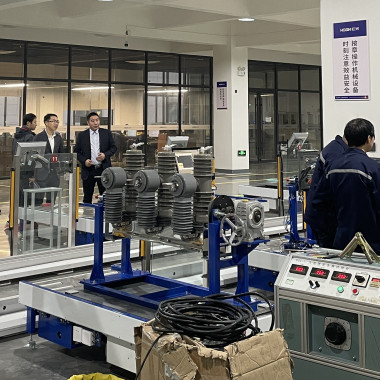 国网浙江乐清市供电有限公司总司理李建宇一行莅临正点游戏电气集团调研